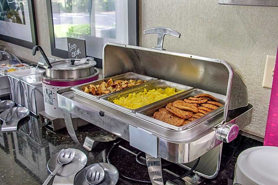 Hampton Inn By Hilton Adel