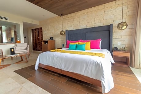 In love Suite 1 King Bed Ocean View