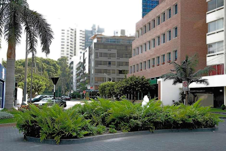 Roosevelt Hotel & Suites