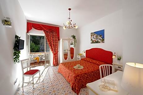 Double Room with Balcony and Sea View