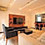Comfortable 3 Bedrooms: Side Sea View