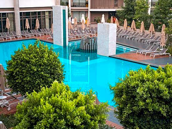 The Sense Deluxe Hotel