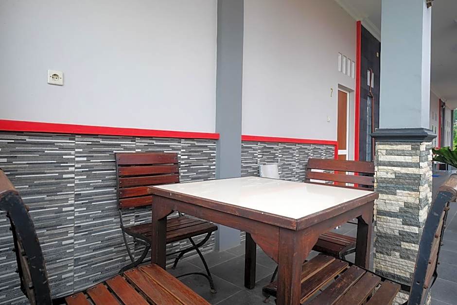 RedDoorz at Jalan Dieng 3