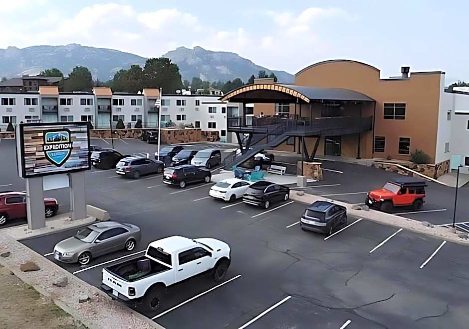 Expedition Lodge Estes Park at Rocky Mtn National Park