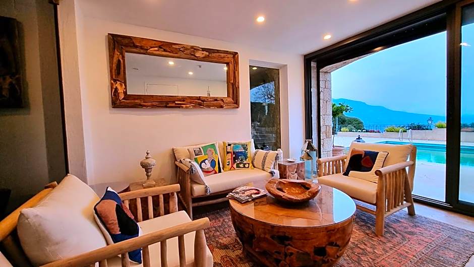 Loup Castel Boutique Hotel B&B