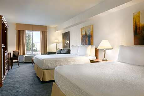 Suite with Two Queen Beds
