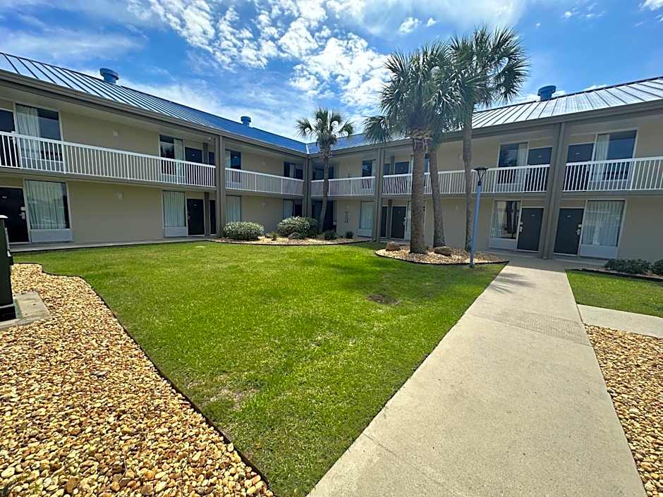 Days Inn by Wyndham Adel