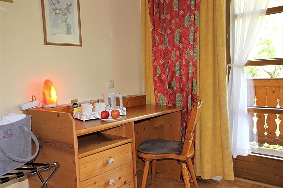 Bauernhofhotel "die Unterbergerin" - Zimmer mit Frühstück und Ferienwohnungen in Gastein mit GRATIS Thermeneintritt