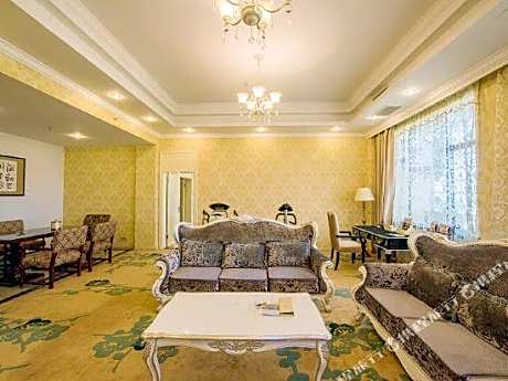 Royal Hotel