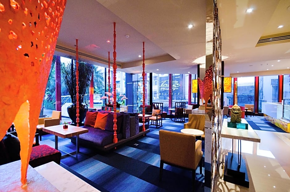 TONGTARA RIVERVIEW HOTEL