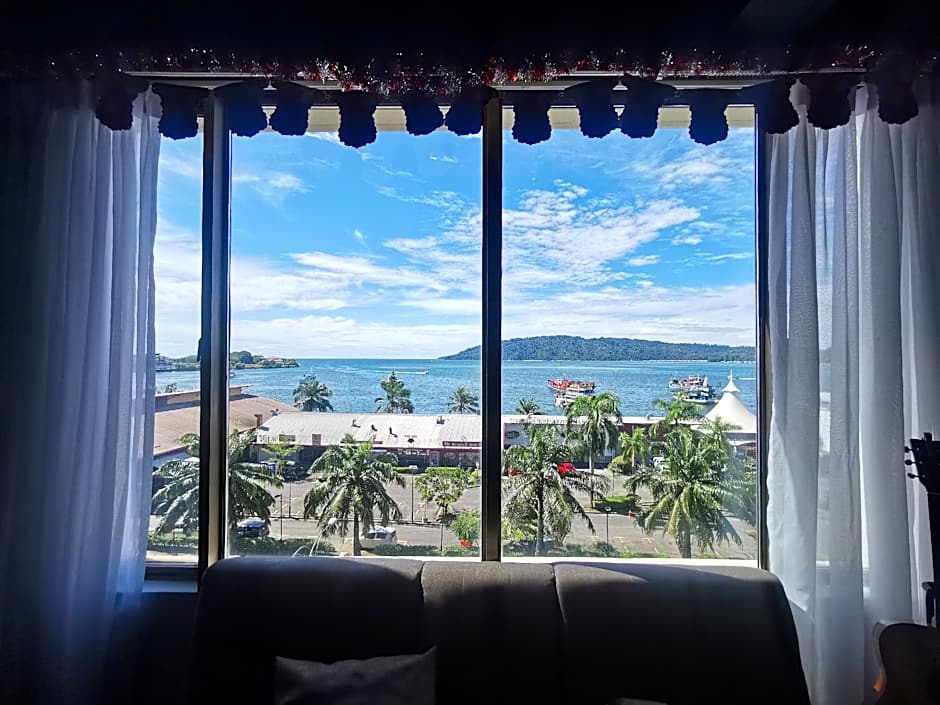 Homy Seafront Hostel