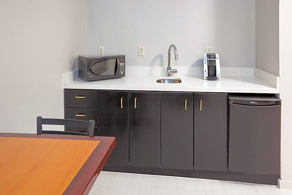 Holiday Inn Express Hotel & Suites Dickinson By IHG