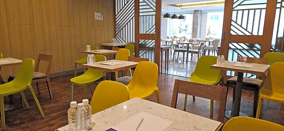 Holiday Inn Express Ahmedabad Prahlad Nagar By IHG