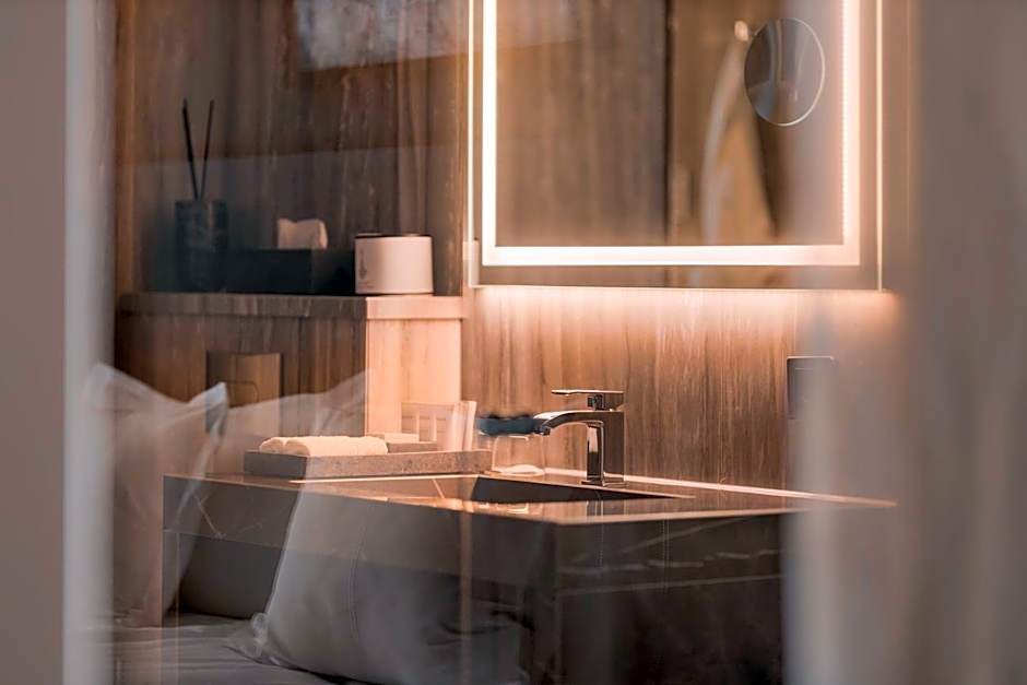 The Lamp Hotel & Spa