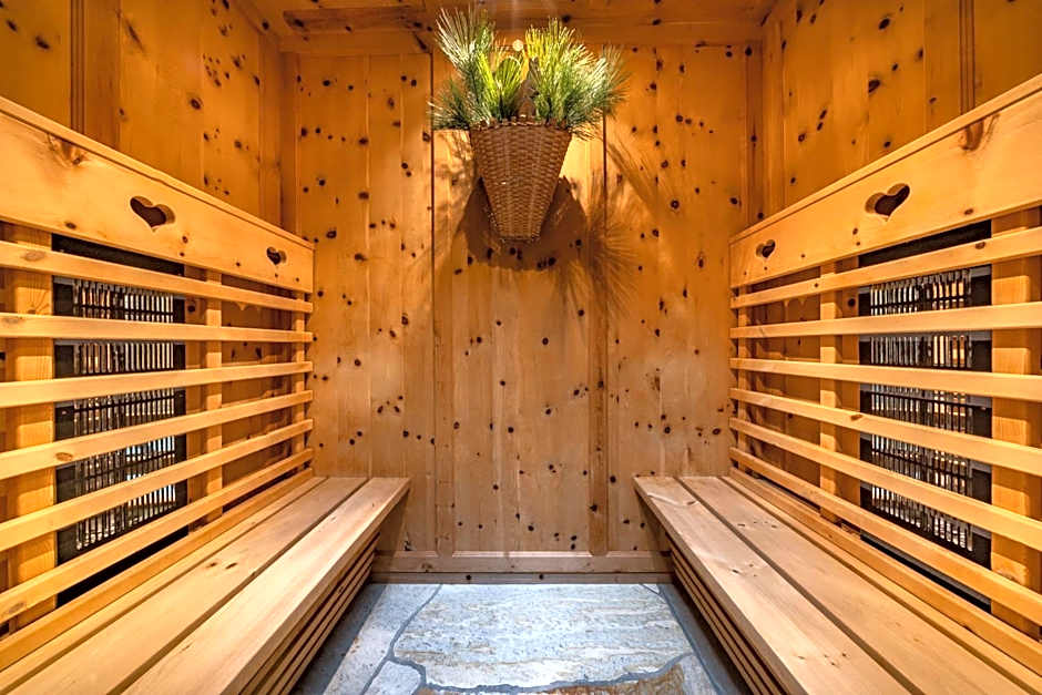 The Laurin Small & Charming