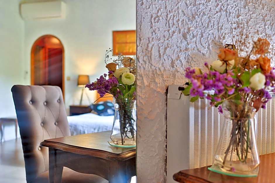 Logis Hôtel Castel Mouisson