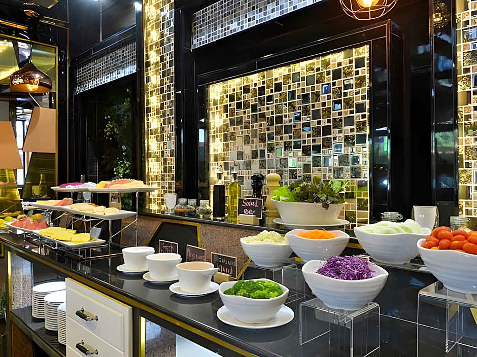 The Breton Hotel (Media)