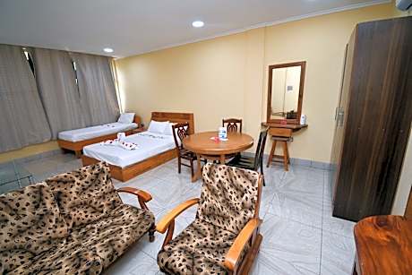 Deluxe Studio