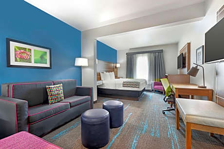 King Suite with Sofa Bed - Disability Access/Non-Smoking