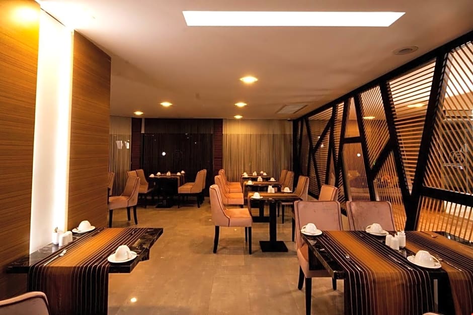 MAJURA HOTEL BUSINESS