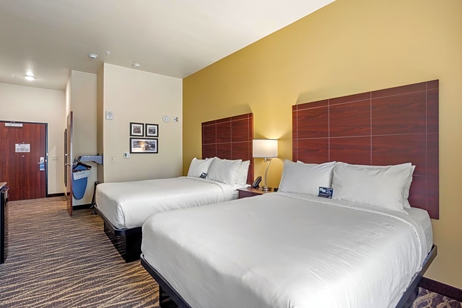 Cobblestone Hotel & Suites - De Pere