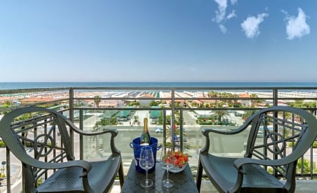 Double Room with Balcony and Sea View