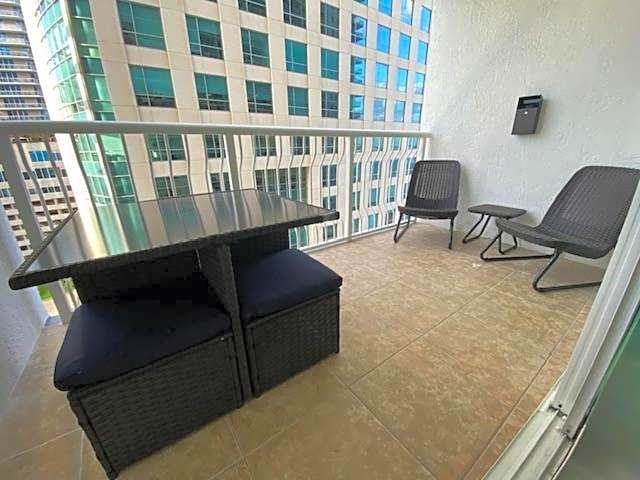 Elite Brickell Studio on the Bay