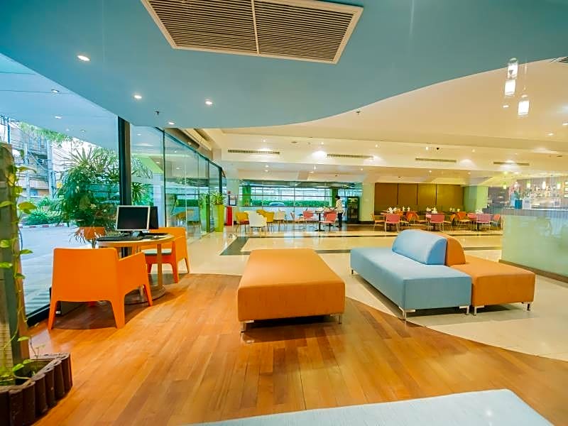 Photo 1 of 43 of The Seasons Bangkok Huamark Hotel