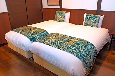 Grand Twin Room with Tatami Area with Mountain view