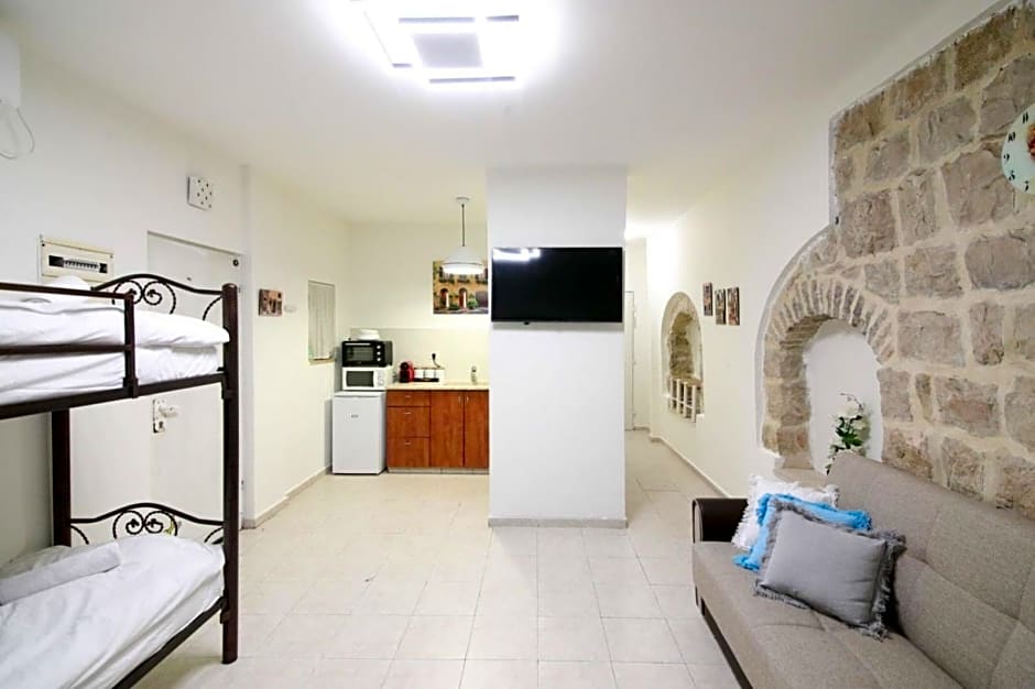 Private Hostel - Best location