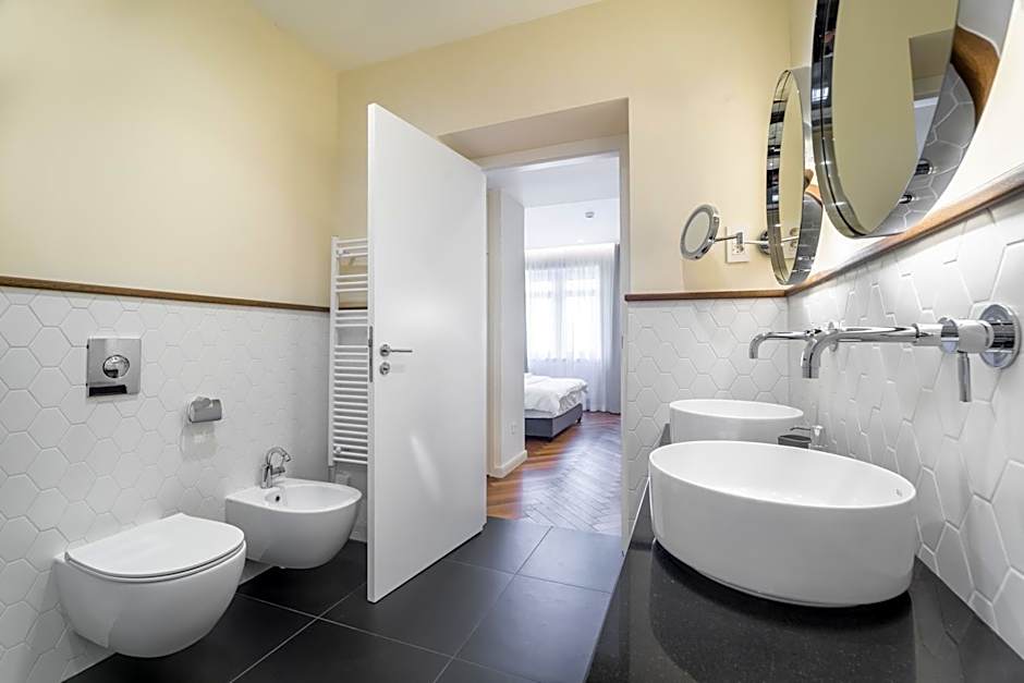 Budapest Eye- Boutique Suites, by BQA
