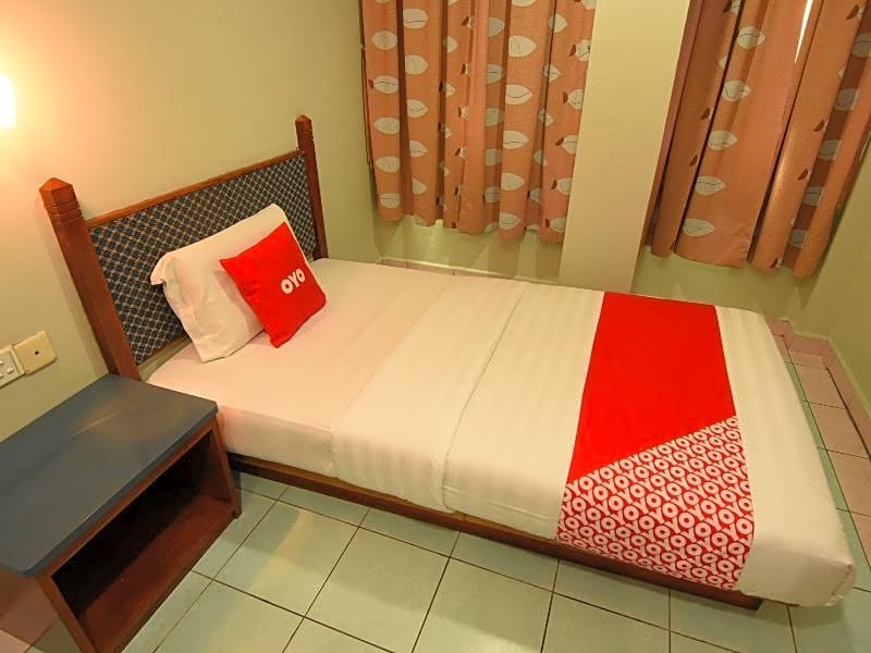 OYO 89642 Highway Inn