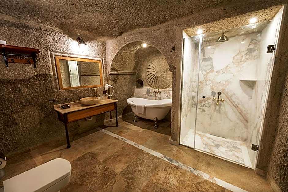 Sarnich Cave Suites