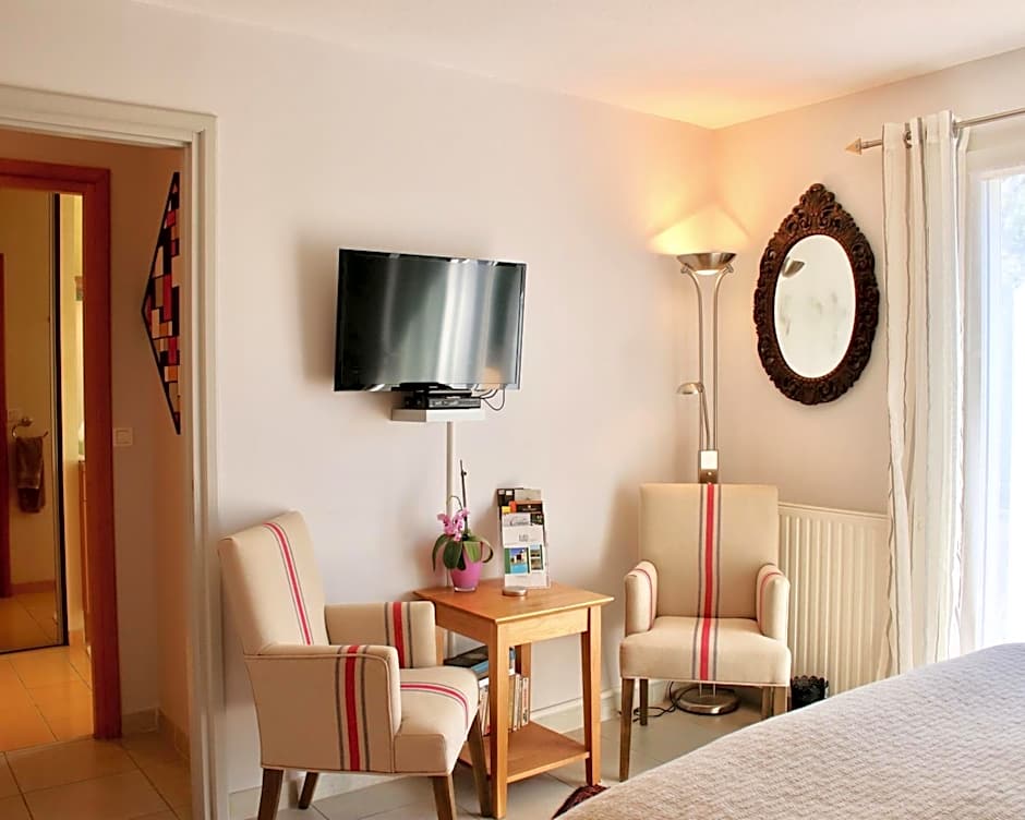 Photo 1 of 13 of Deluxe 2 Beds