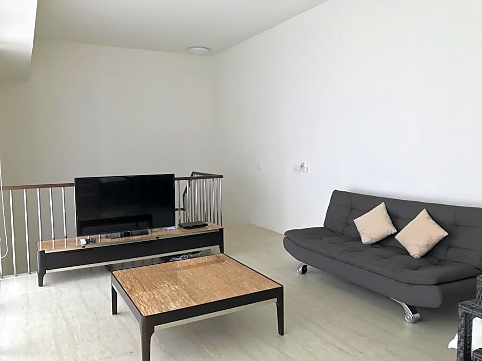 BY THE SEA - Penthouse 3 bedroom