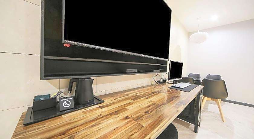 Masan First Class Hotel