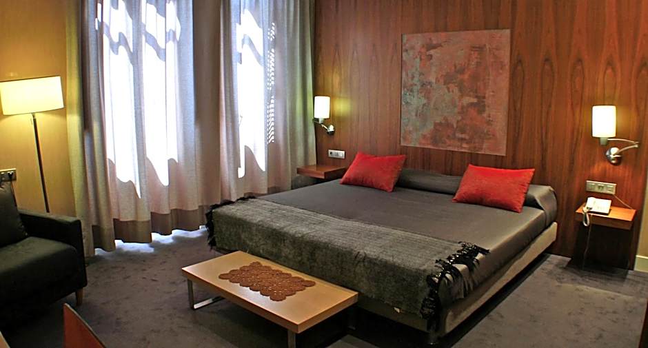 Photo 1 of 29 of Junior Suite