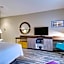 Hampton Inn & Suites Boston/Stoughton
