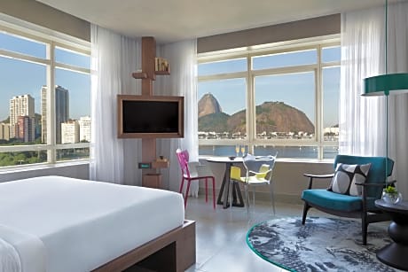 SUPERIOR PARTIAL VIEW - 2 SINGLE BEDS