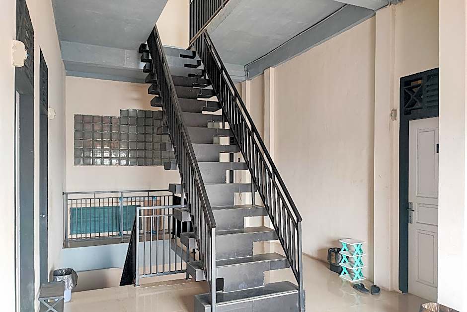 RedDoorz Syariah near Universitas Jambi Telanaipura