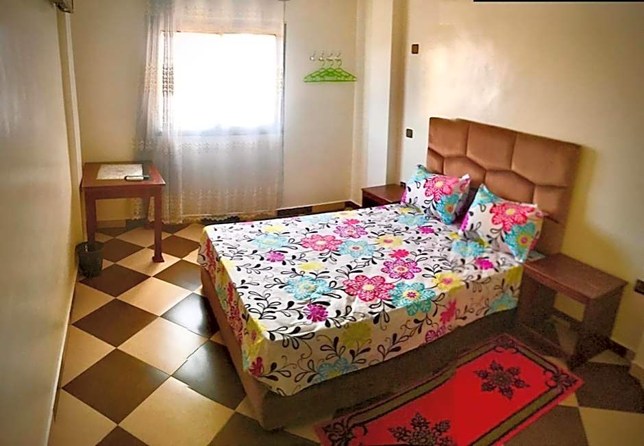 ZELLAKA hôtel & café