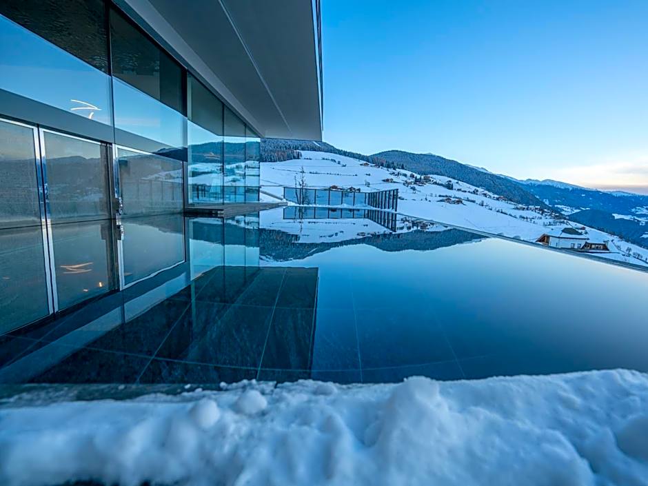 Hotel Purvita - Ski In Ski Out - Infinity Pool