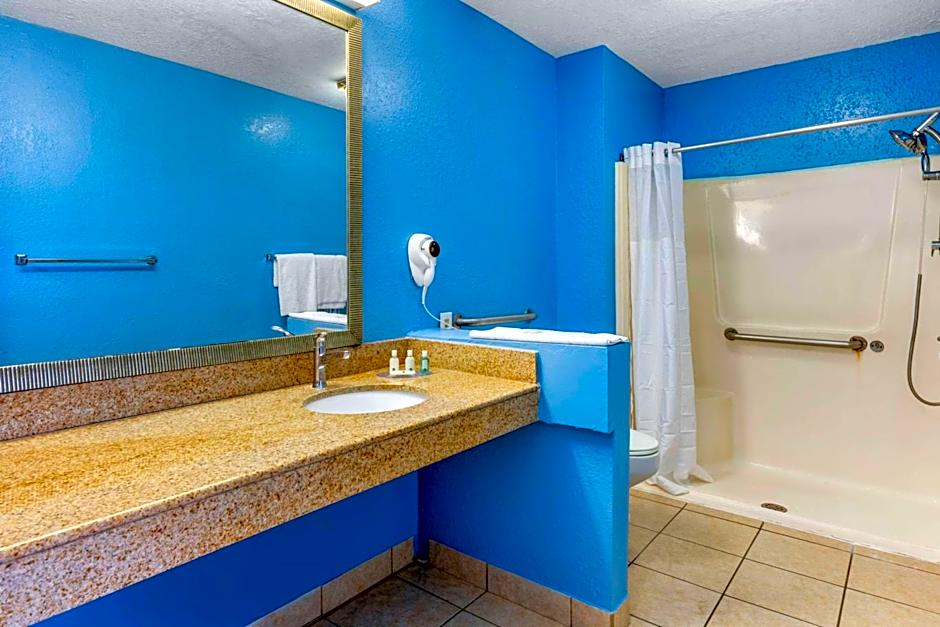 Quality Inn Sarasota North Near Lido Key Beach