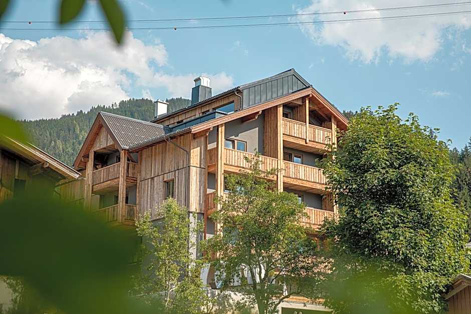 ALMMONTE SENSUM SUITES - Funky Living Hotel