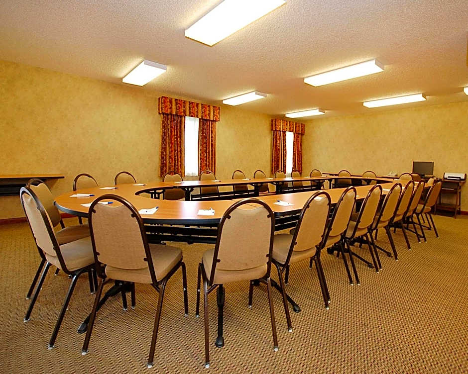 Econo Lodge Inn & Suites Kearney South