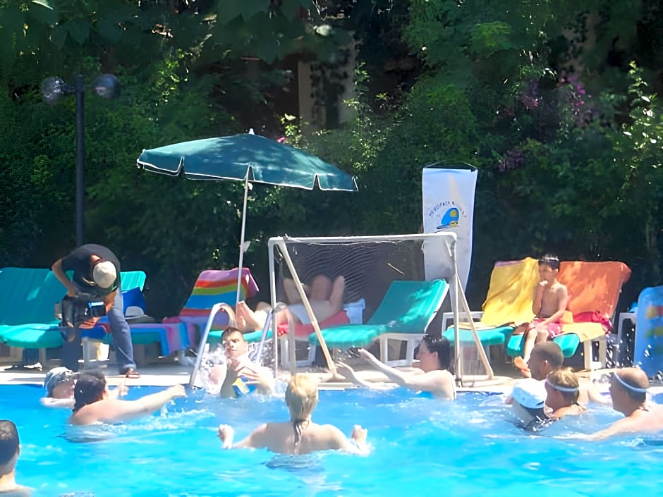 Perdikia Beach Hotel