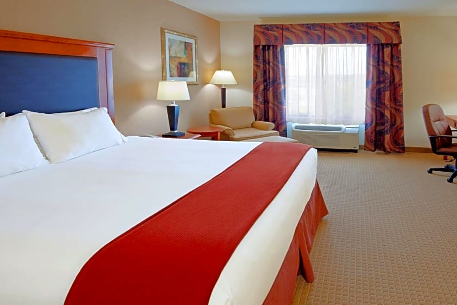 Holiday Inn Express Hotel & Suites Latham By IHG