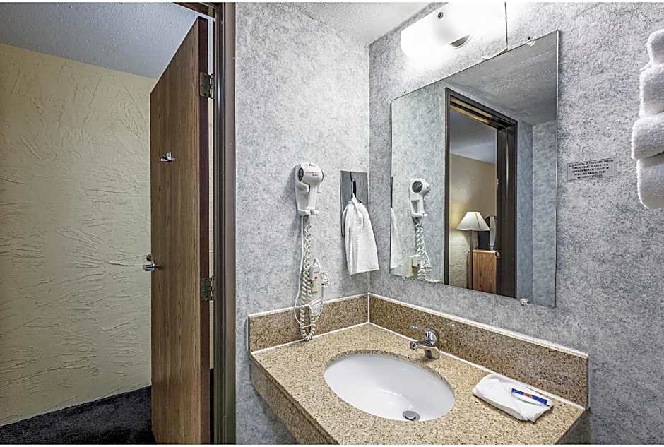 Motel 6-Oak Creek, WI
