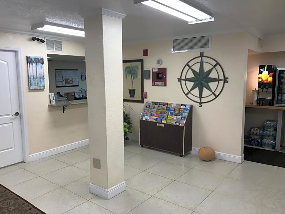 At Home Inn - Fort Pierce