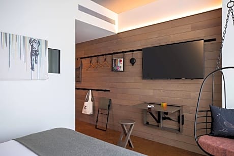 King Room - Hearing Accessible